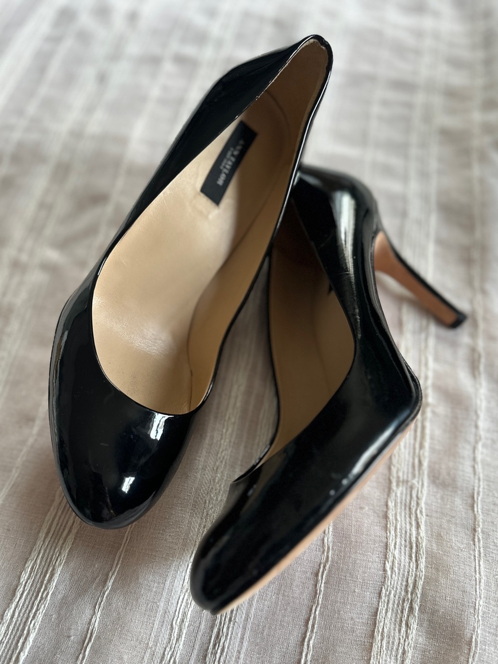 Ann Taylor Black Patent Leather Almond Toe Pumps | Size 9 EUC